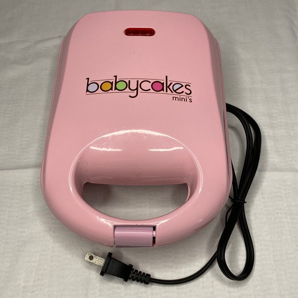 Babycakes Mini Donut Maker, Pink, Nonstick‎ Donut Hole Cake Pop 4 Count New